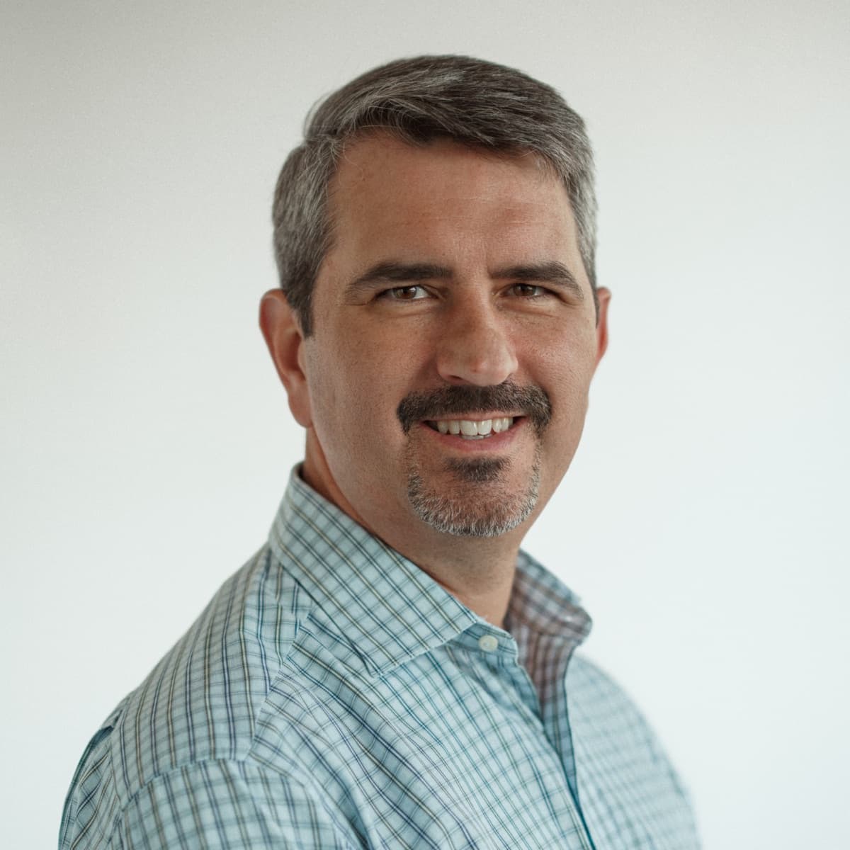 Headshot of Henry Queener, Esq.